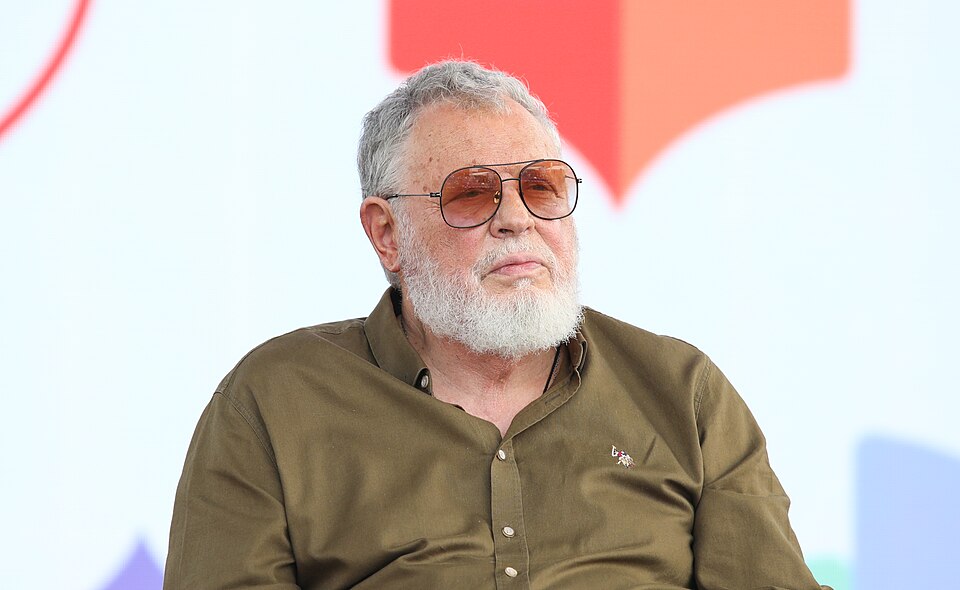 Игорь Волгин, из стихотворения «Я родился в городе Перми»