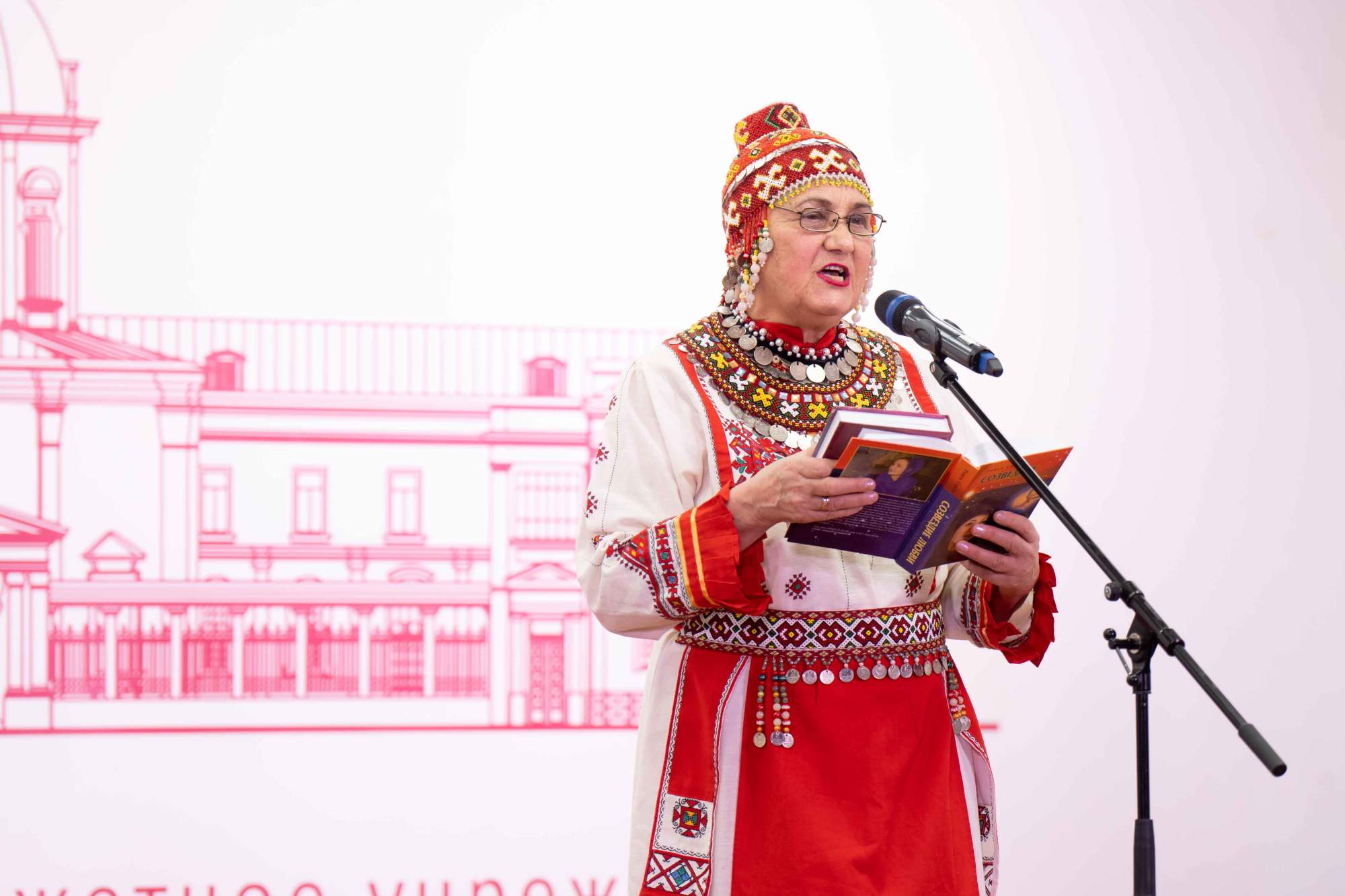 Путешествие в мир чувашской поэзии: юбилейный вечер Раисы Сарби в Москве