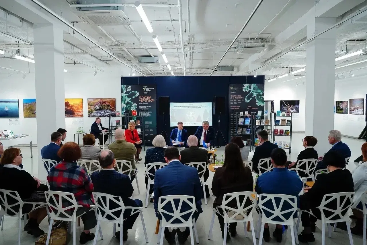 В Казани прошла встреча 1го секретаря СПР Владимира Мединского с писательским сообществом Татарстана